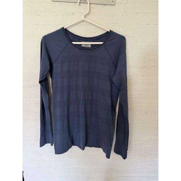 Athleta Tops - Athleta Long Sleeve Pebble Striped Top Fitted Stretch Workout Blue Med